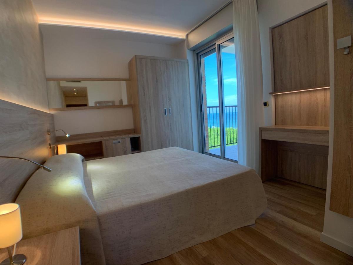 Renoviertes Doppel- oder Zweibettzimmer