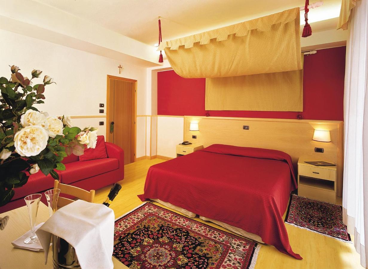 Junior Suite Lateral Sea View