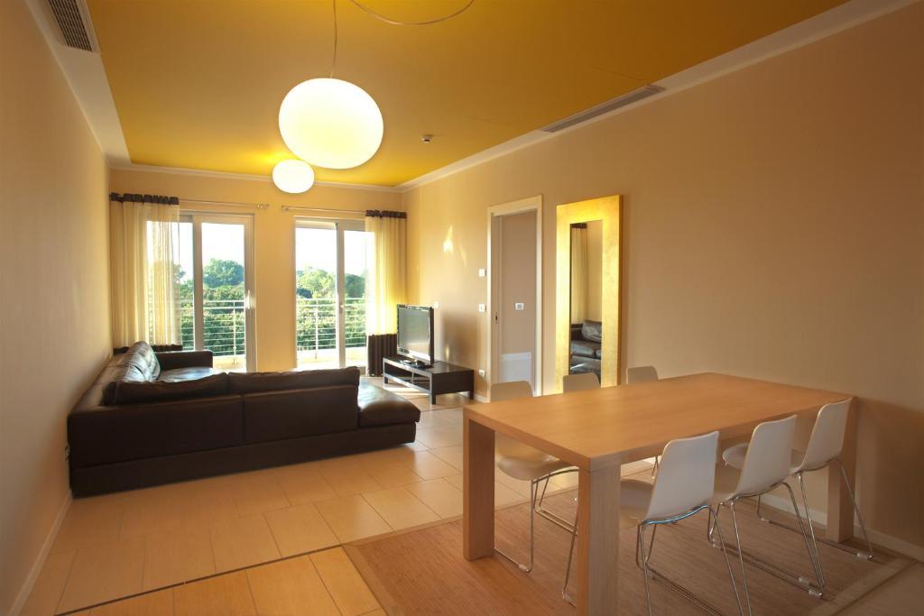 Deluxe Apartment