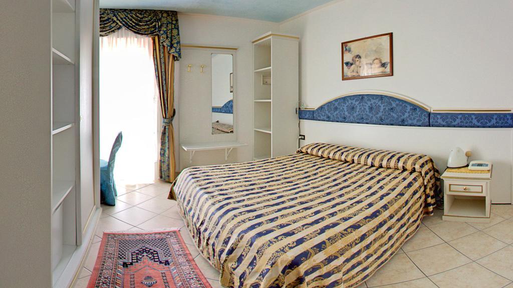 Doppelzimmer mit Balkon