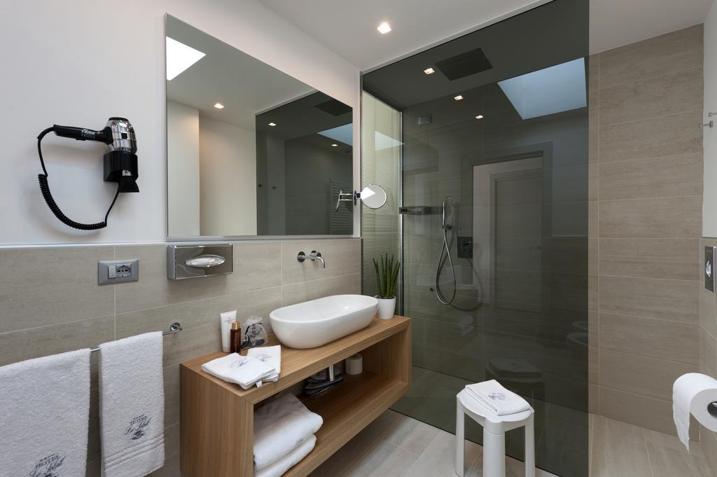 Deluxe Double or Twin Room Sea View,1722892018:JPEG