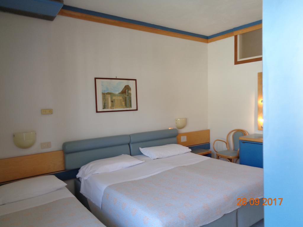 Triple Room,450616056:JPEG